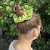 Gumka do włosów z satyny bawełnianej STANDARD Scrunchies Zielona limonka