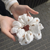 Gumka do włosów Muślinowa STANDARD Scrunchies Serduszka beż
