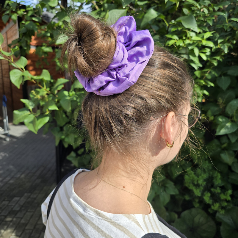 Gumka do włosów z satyny bawełnianej STANDARD Scrunchies Fiolet