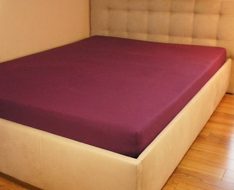 Prześcieradło jersey z gumką bakłażanowe 60x120