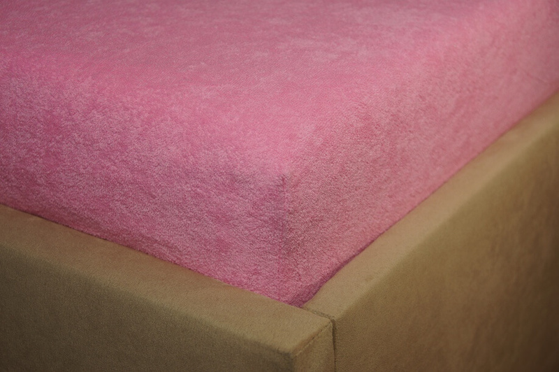 Prześcieradło frotte z gumką jasno różowe 180x200