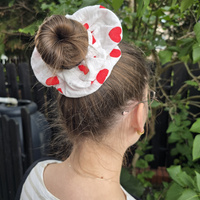 Gumka do włosów Muślinowa STANDARD Scrunchies Serduszka czerwone