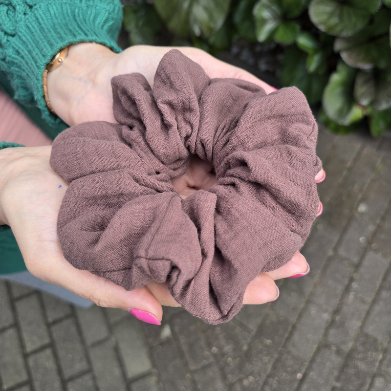 Gumka do włosów Muślinowa STANDARD Scrunchies Czekolada