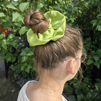 Gumka do włosów z satyny bawełnianej STANDARD Scrunchies Zielona limonka