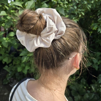 Gumka do włosów z satyny bawełnianej STANDARD Scrunchies Beżowa