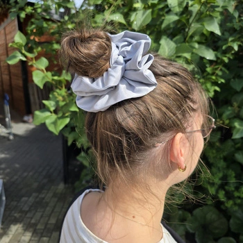 Gumka do włosów z satyny bawełnianej STANDARD Scrunchies Szara
